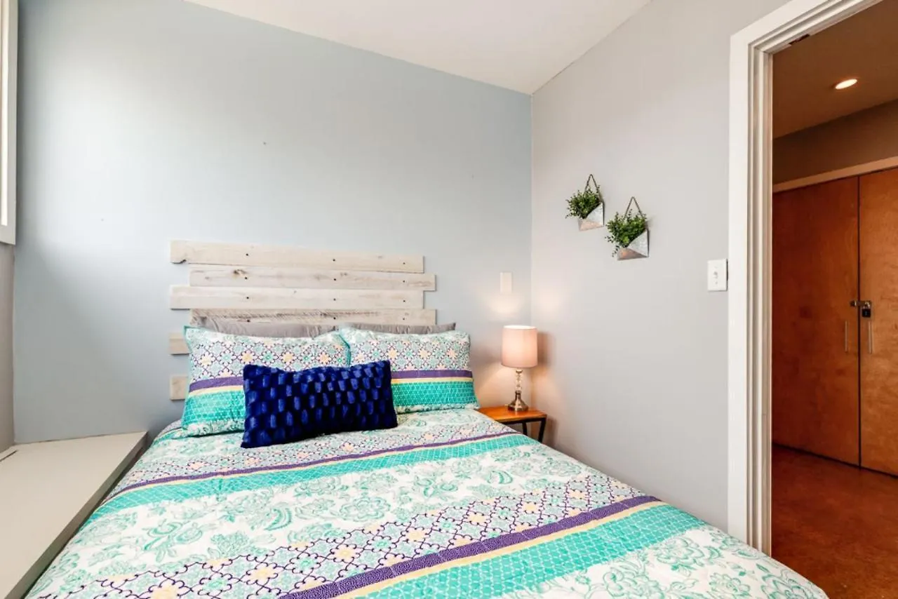 בית נופש סוואנה Walk Score 90!!-Historic Downtown District-2 Blocks To Famous Forsyth Park- Huge Private Patio-Private Parking