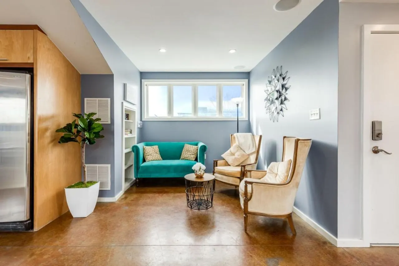 בית נופש סוואנה Walk Score 90!!-Historic Downtown District-2 Blocks To Famous Forsyth Park- Huge Private Patio-Private Parking ארצות הברית
