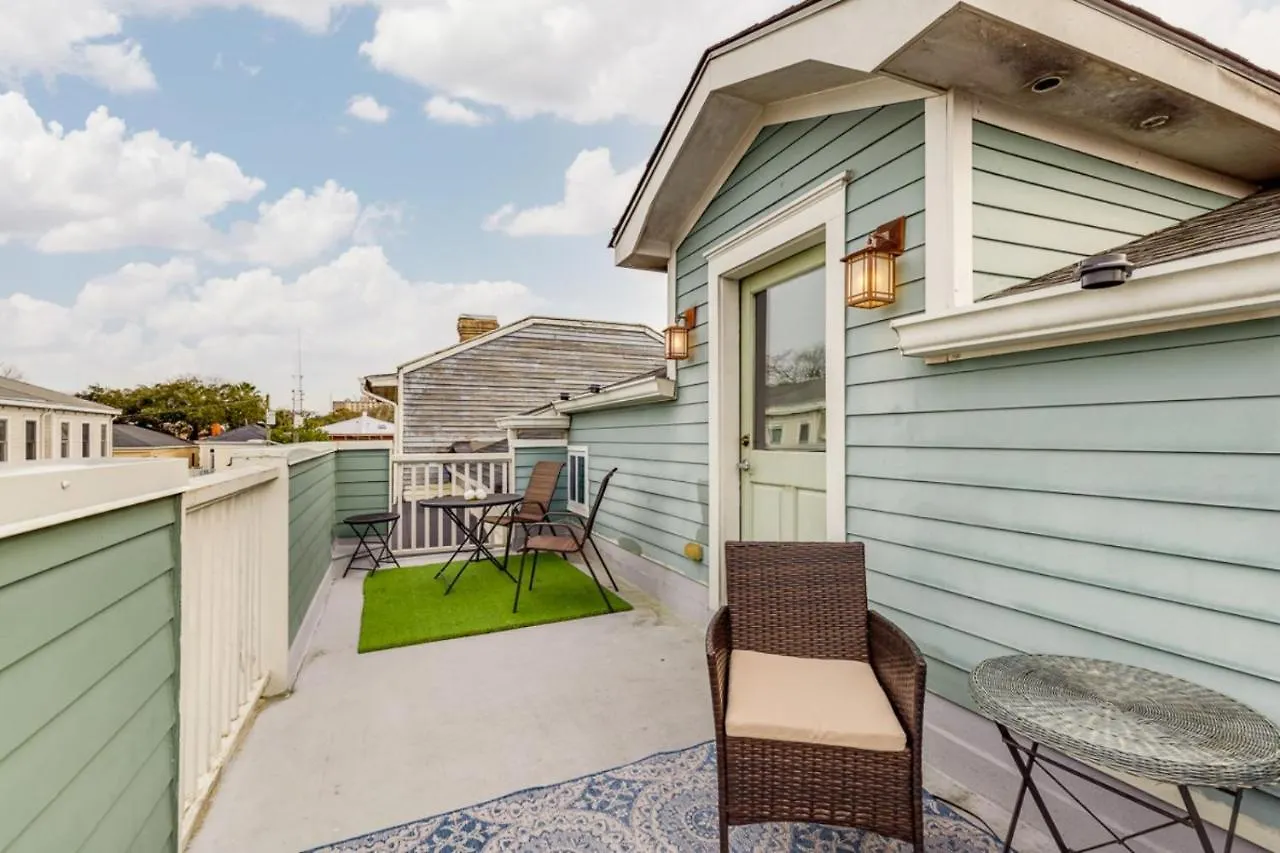 סוואנה Walk Score 90!!-Historic Downtown District-2 Blocks To Famous Forsyth Park- Huge Private Patio-Private Parking 0*,