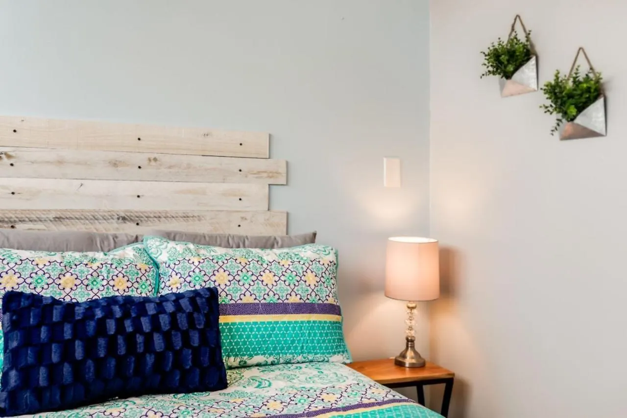 סוואנה Walk Score 90!!-Historic Downtown District-2 Blocks To Famous Forsyth Park- Huge Private Patio-Private Parking ארצות הברית
