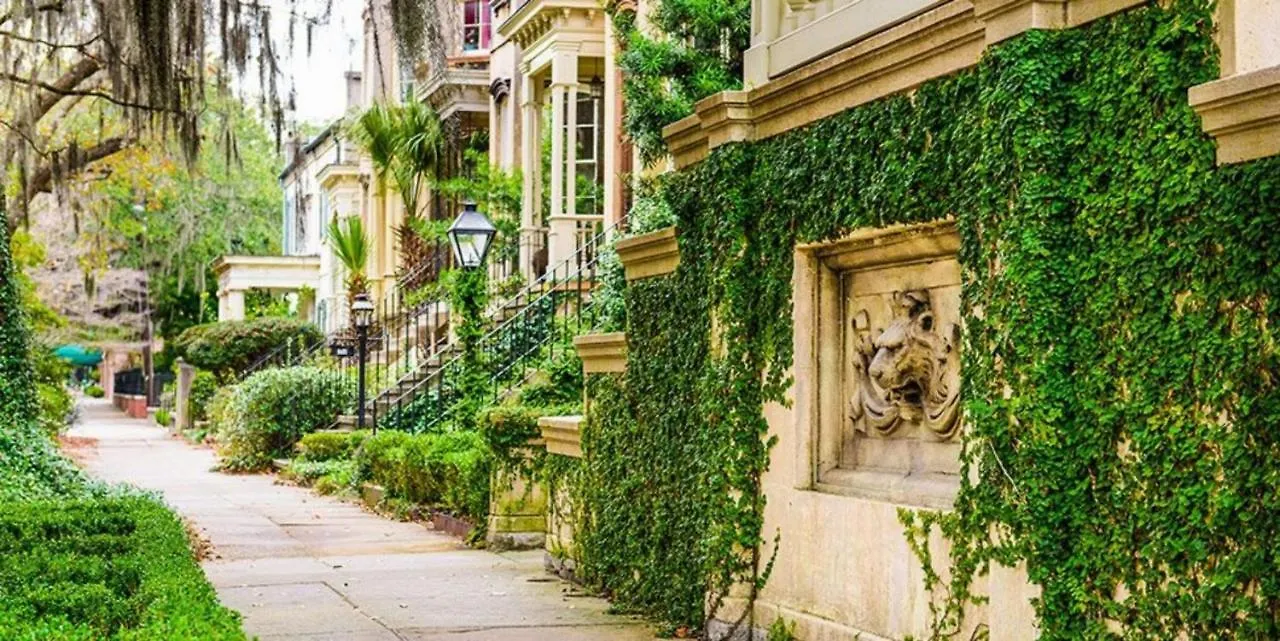 סוואנה Walk Score 90!!-Historic Downtown District-2 Blocks To Famous Forsyth Park- Huge Private Patio-Private Parking ארצות הברית