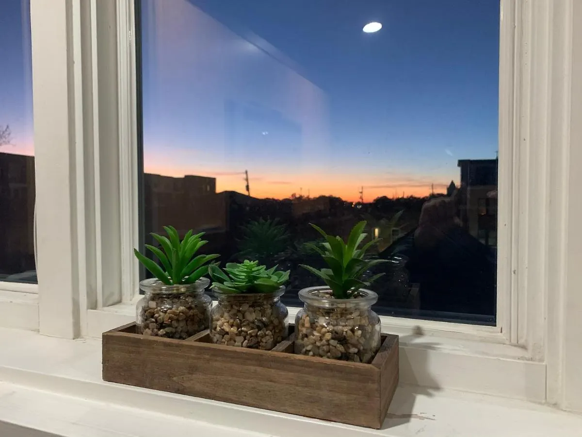 סוואנה Walk Score 90!!-Historic Downtown District-2 Blocks To Famous Forsyth Park- Huge Private Patio-Private Parking
