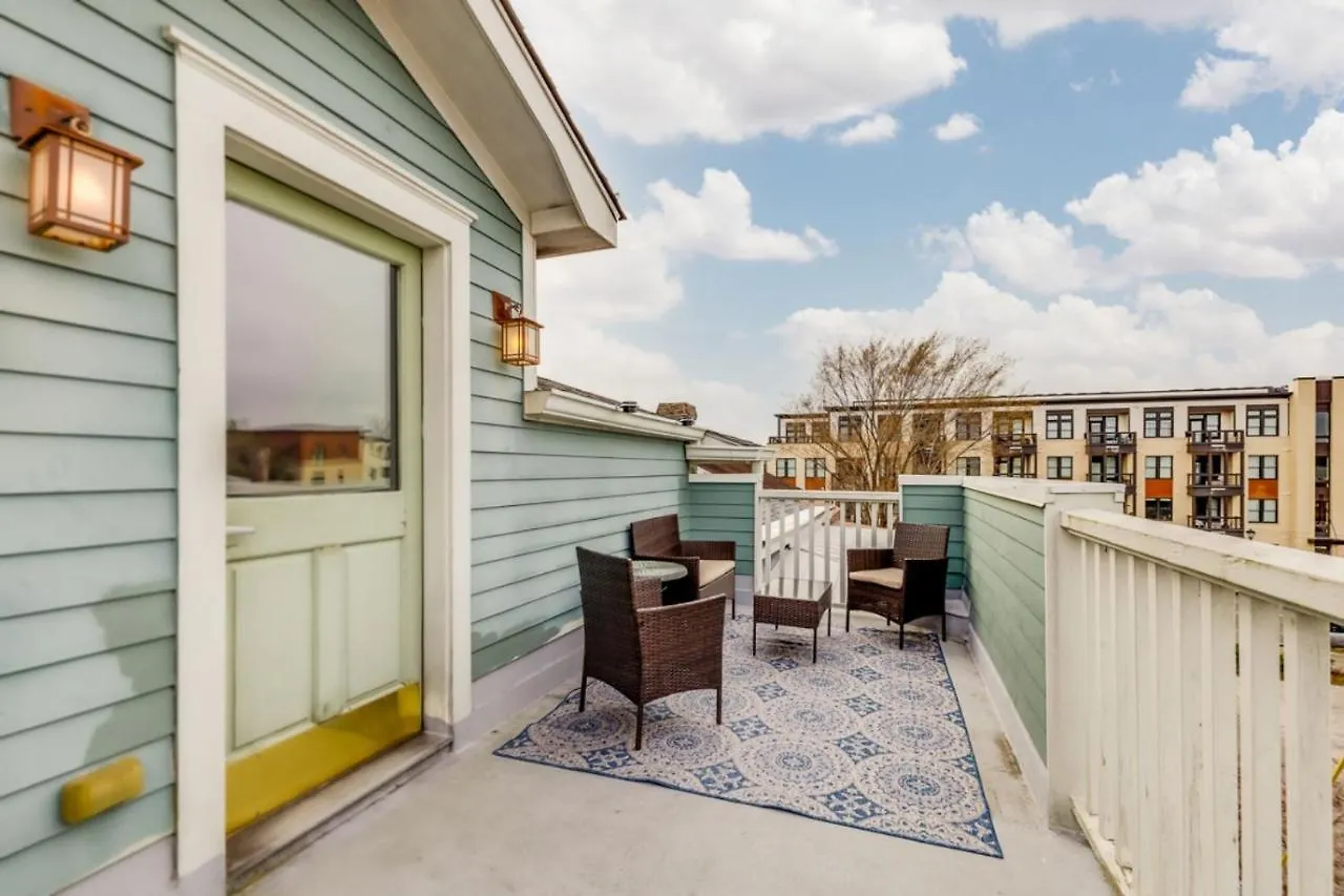 סוואנה Walk Score 90!!-Historic Downtown District-2 Blocks To Famous Forsyth Park- Huge Private Patio-Private Parking