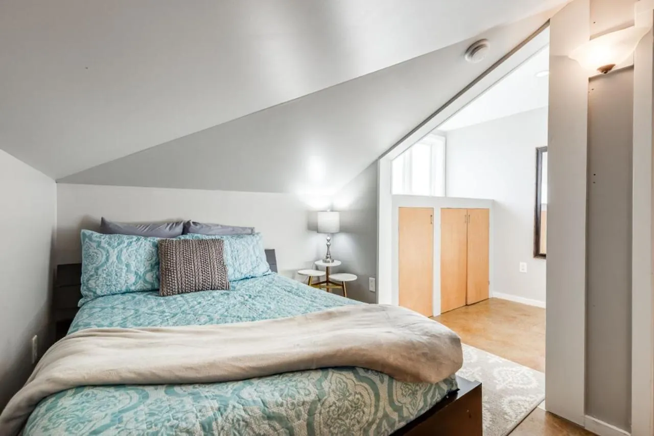 Walk Score 90!!-Historic Downtown District-2 Blocks To Famous Forsyth Park- Huge Private Patio-Private Parking Savannah 0*,  USA